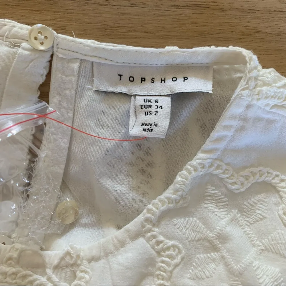 NWT  Ivory Embroidered Lace Sleeveless Cut Out Back Dress 2 - Image 8