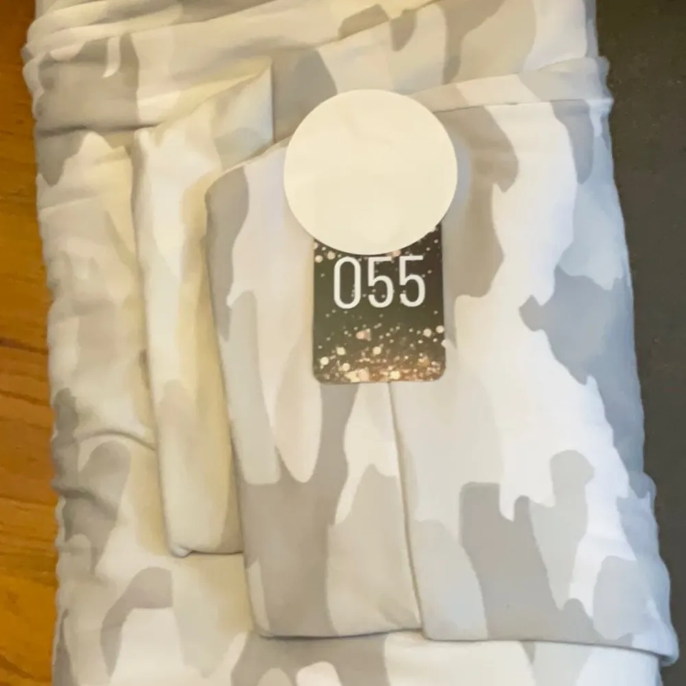 Athletic Works Gray and White Pants - Image 4