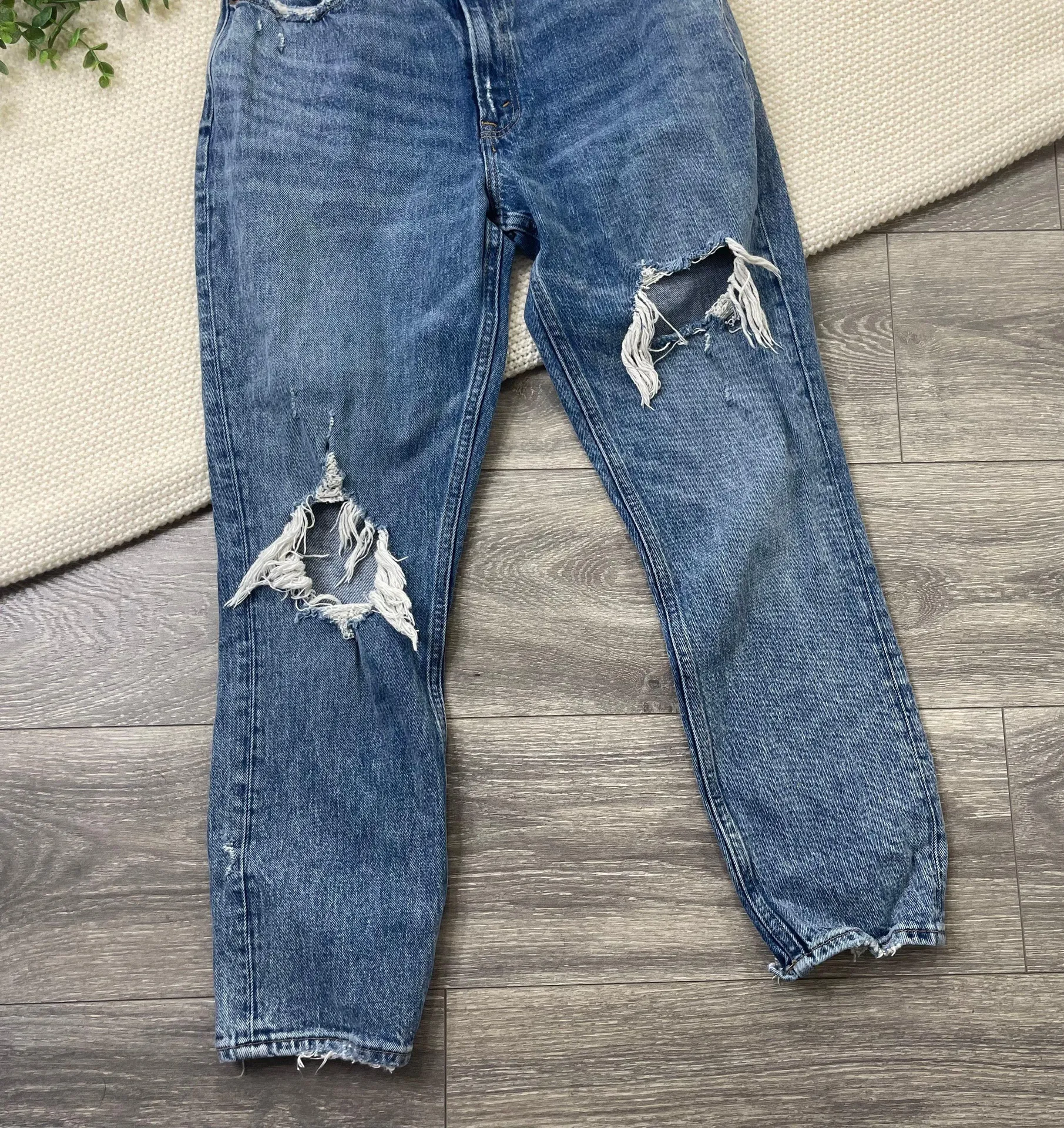 Abercrombie & Fitch High Rise Mom Jeans Light Wash Distressed - Image 3