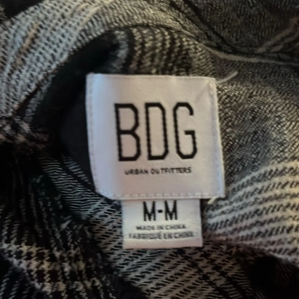 BDG urban outfitters button down  long sleeve shirt size medium - Image 8