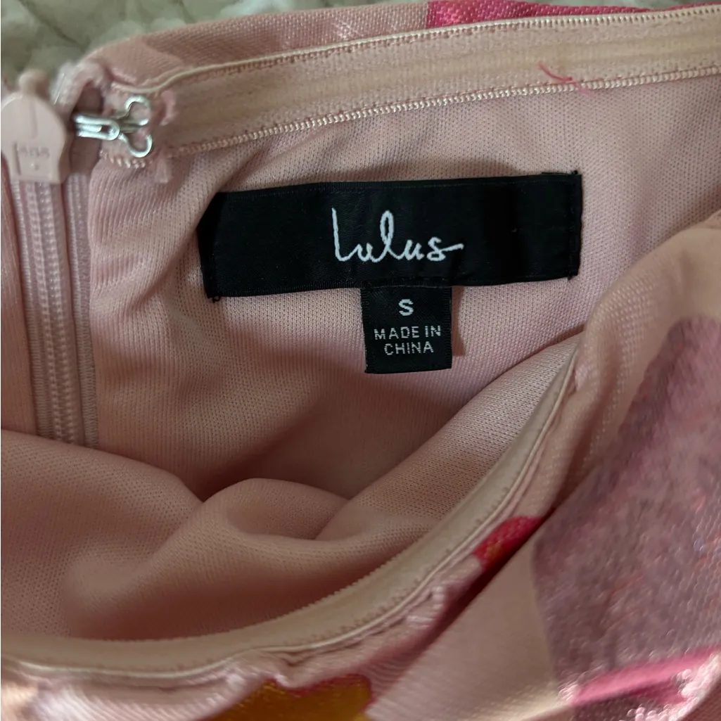 LULU’s Pink Floral Brocade Mini Short HoCo Formal Puff Sleeve Dress Small - Image 4