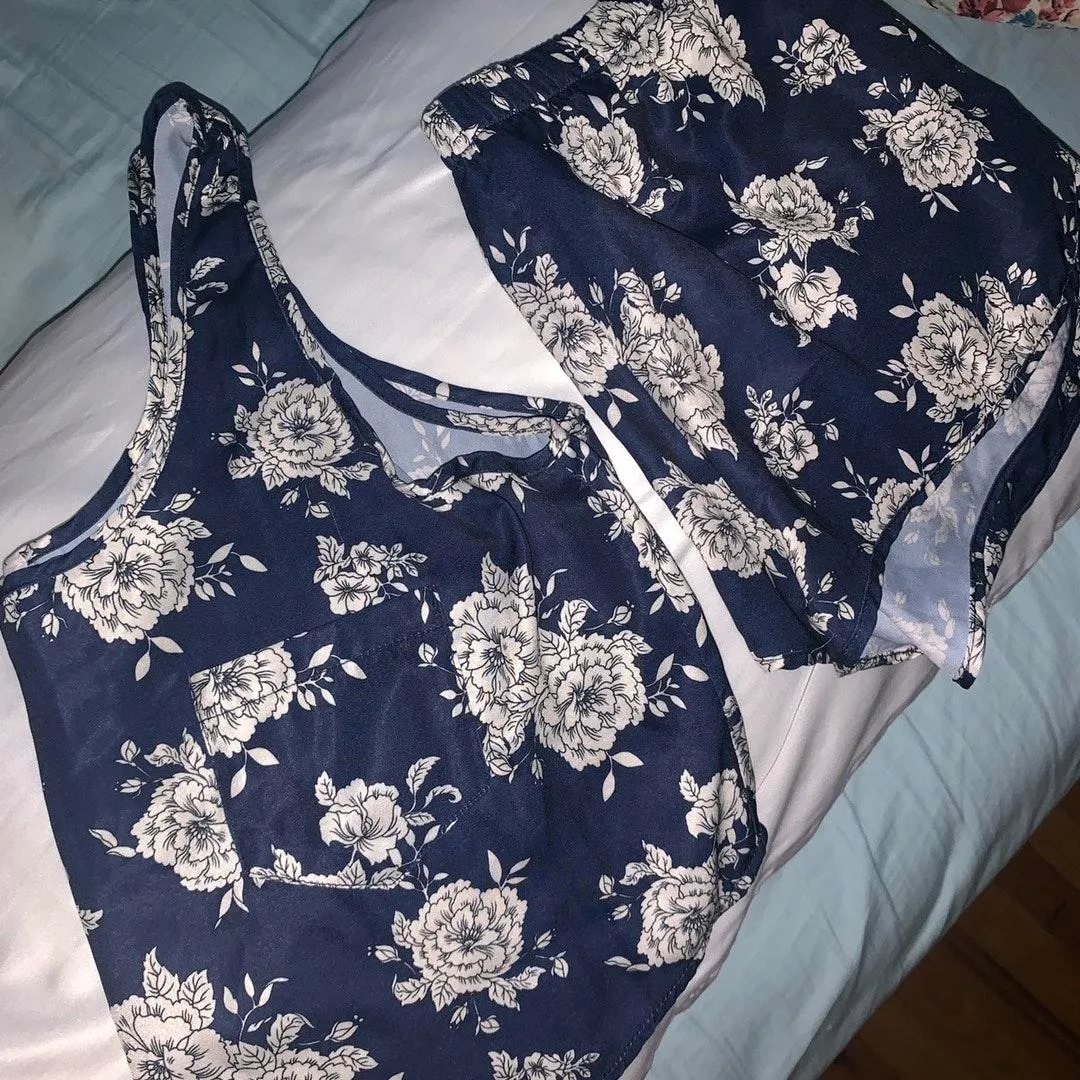 Forever 21 Navy Floral Matching Set  - Image 4