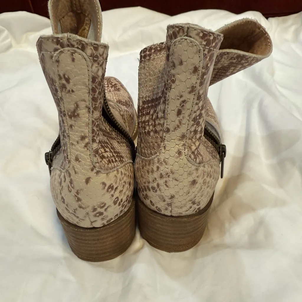 Seychelles Snakeskin Beige Exotic Penny Ankle Boots Booties Zip Size 7 EUC - Image 4