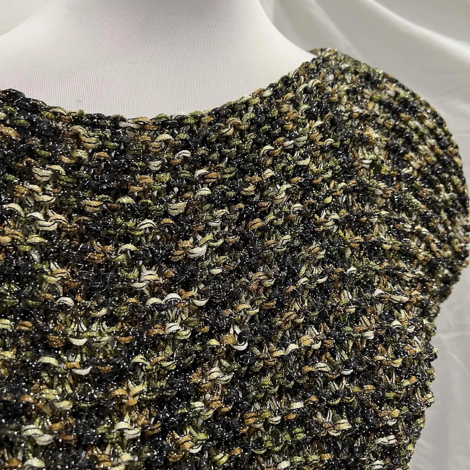 VINTAGE Knit Sweater Vest Sleeveless Top Boucle Tweed Metallic S/M Black Gold Size M - Image 6