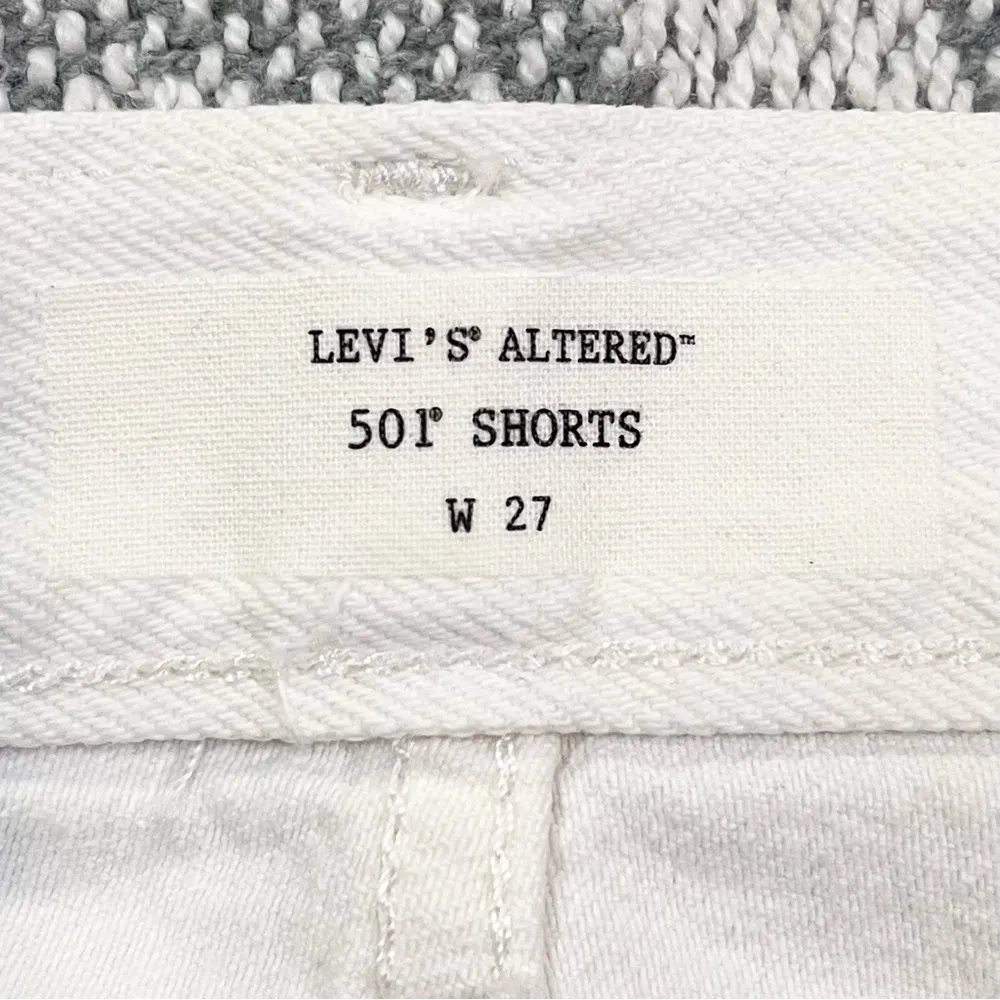 High Rise Button Fly White Denim Altered 501 Cut Off Jean Shorts 27 - Image 8