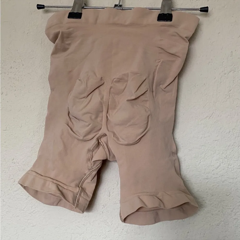 SKIMS Seamless Sculpt Mid Thigh Short compression nude sand shape wear NWOT Sz S - Image 5