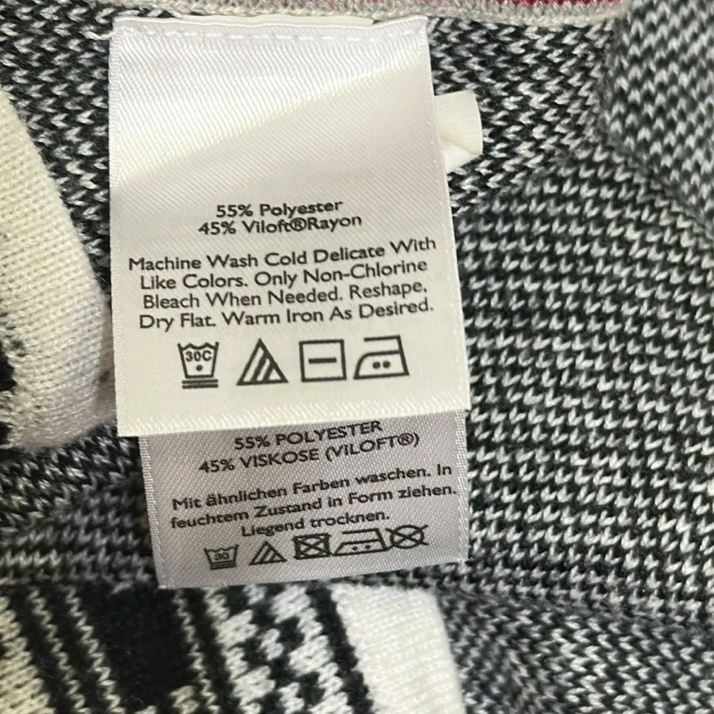 Eddie Bauer Nordic Print Quarter Zip Black Cream White and Red Sweater Womens XL - Image 7