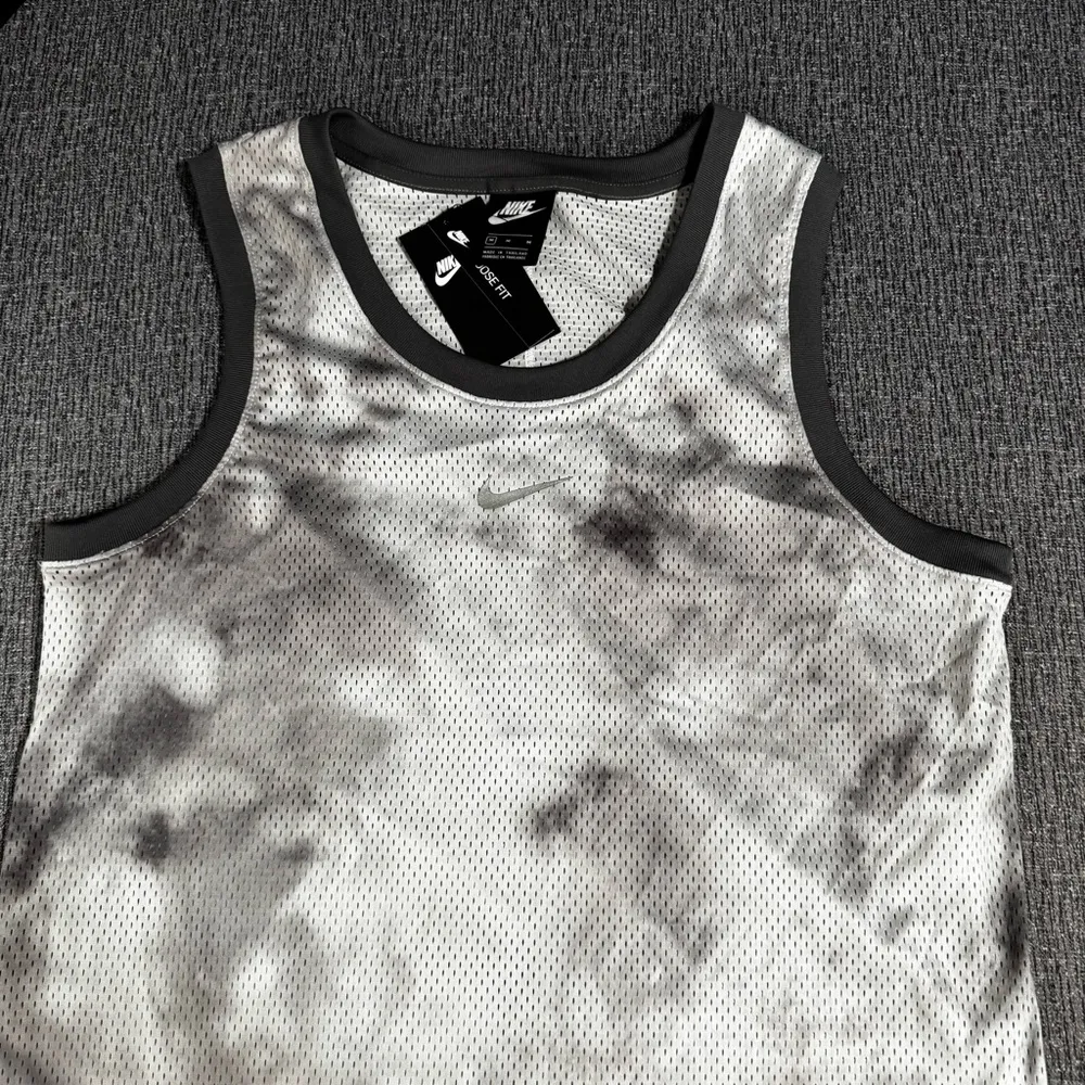 Nike Women’s Icon Clash Tank Top - Image 4