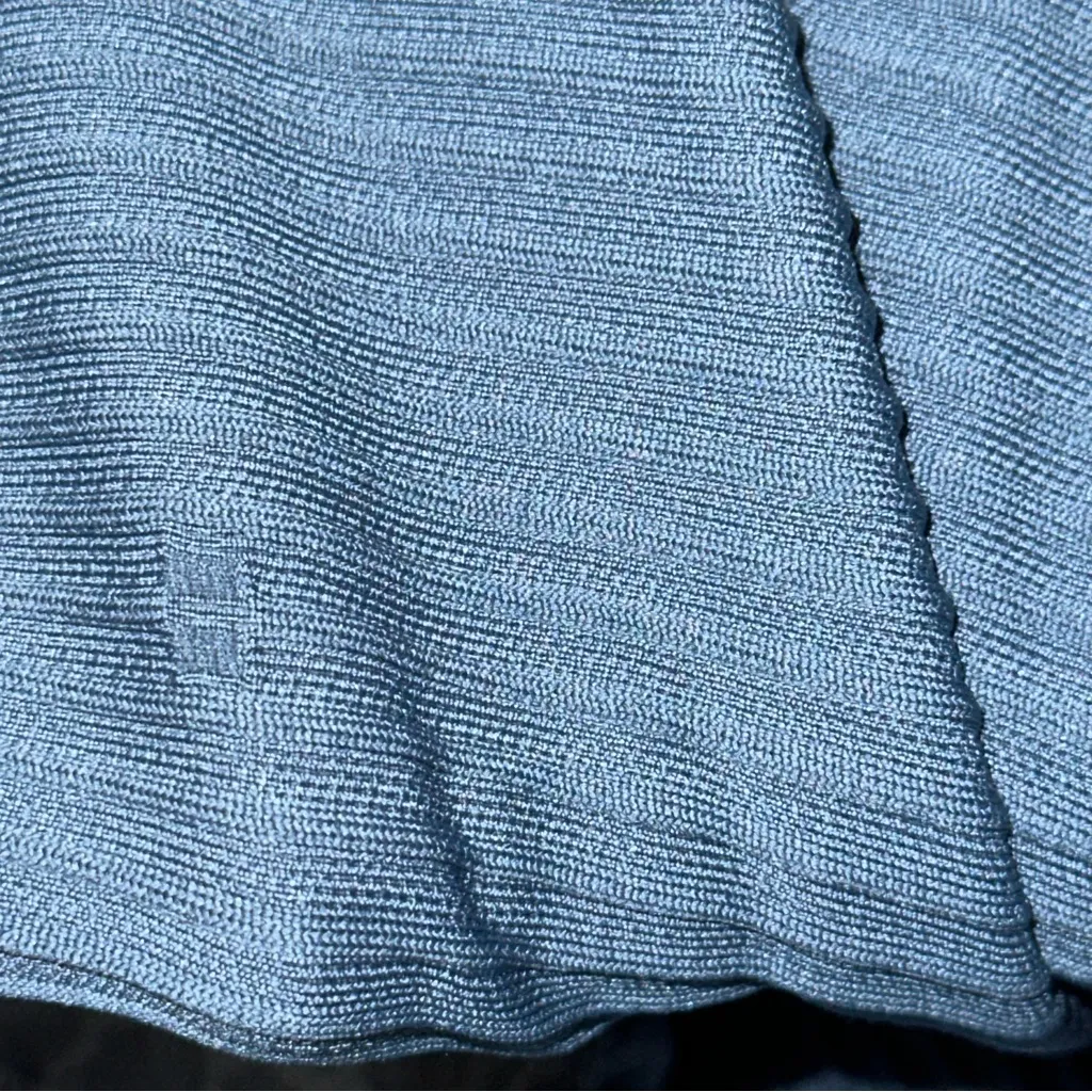 Lululemon Women’s Size 8 Slate Blue Gray Rest Less Half Zip Pullover Top - Image 7