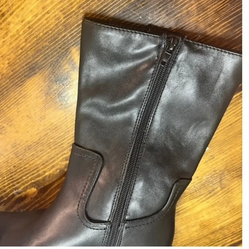 Time And Tru Black Boots Size 6 - Image 3