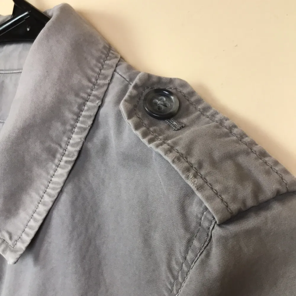 Banana Republic Women’s Utility Multi-Pocket Gray Zipper Button-Up Jacket - Image 4