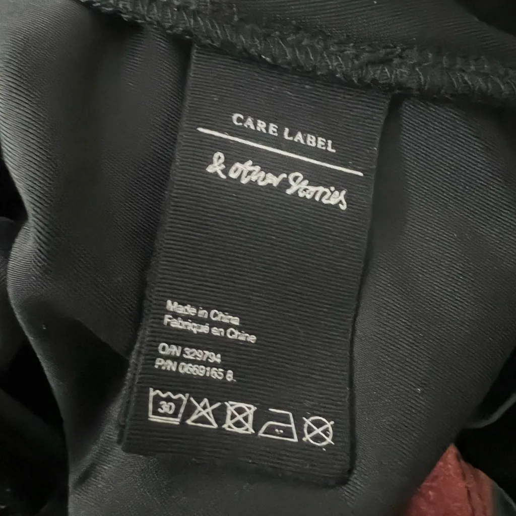 & Other Stories Black Y2K Floral Velvet Wrap Top  Size 4 - Image 6