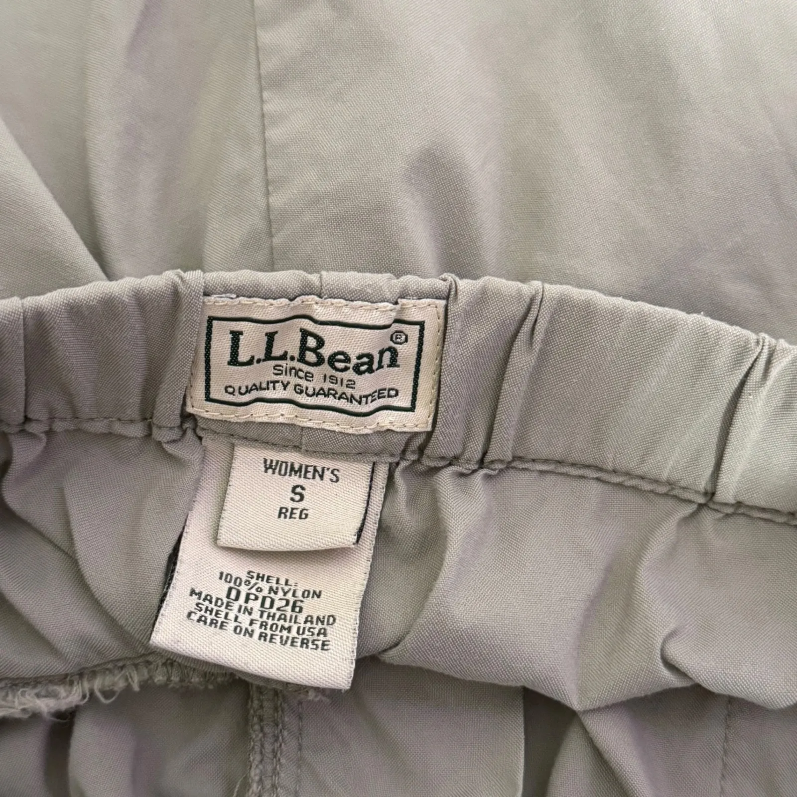 L.L.Bean Women's‎ Nylon Hiking Shorts Green Lightweight Belted Outdoor Small - Image 3