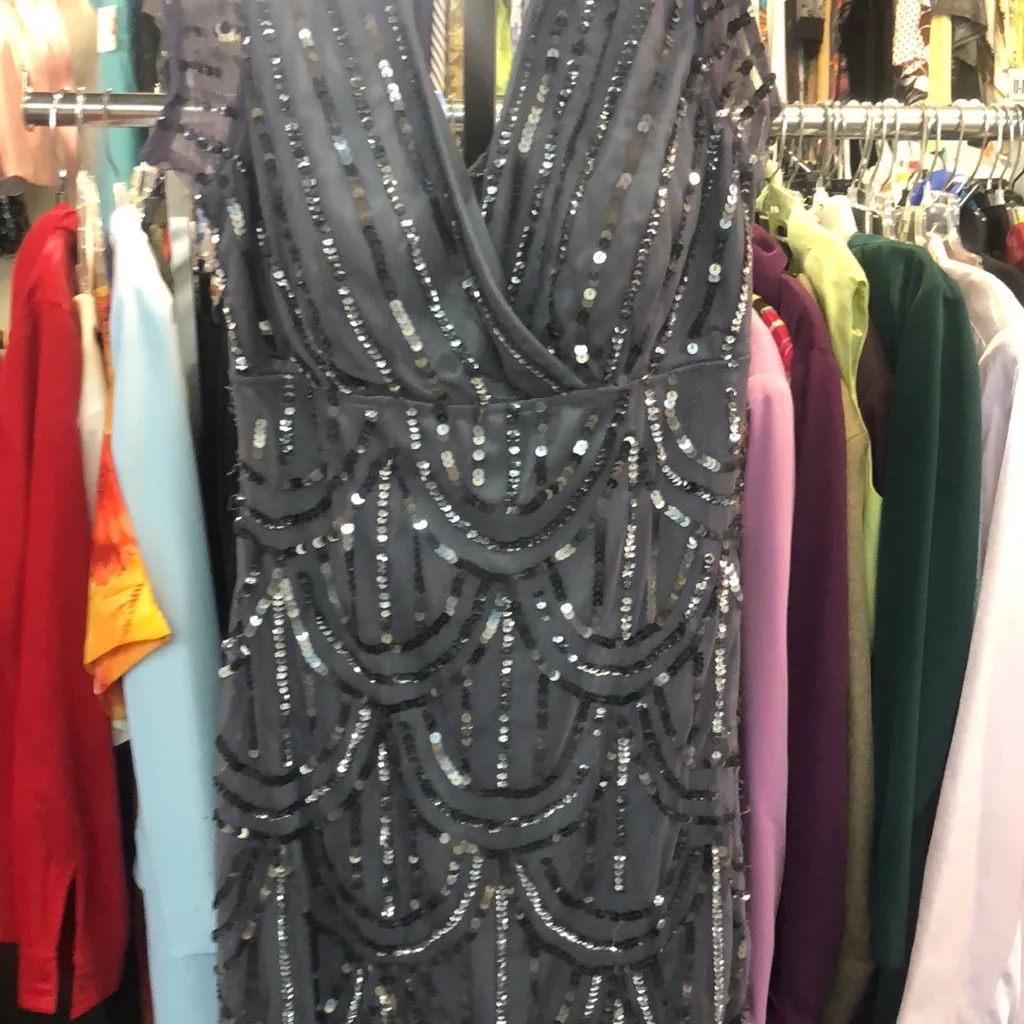 Marina sz 4 gray w/ sequins short lady’s formal dress - Image 2