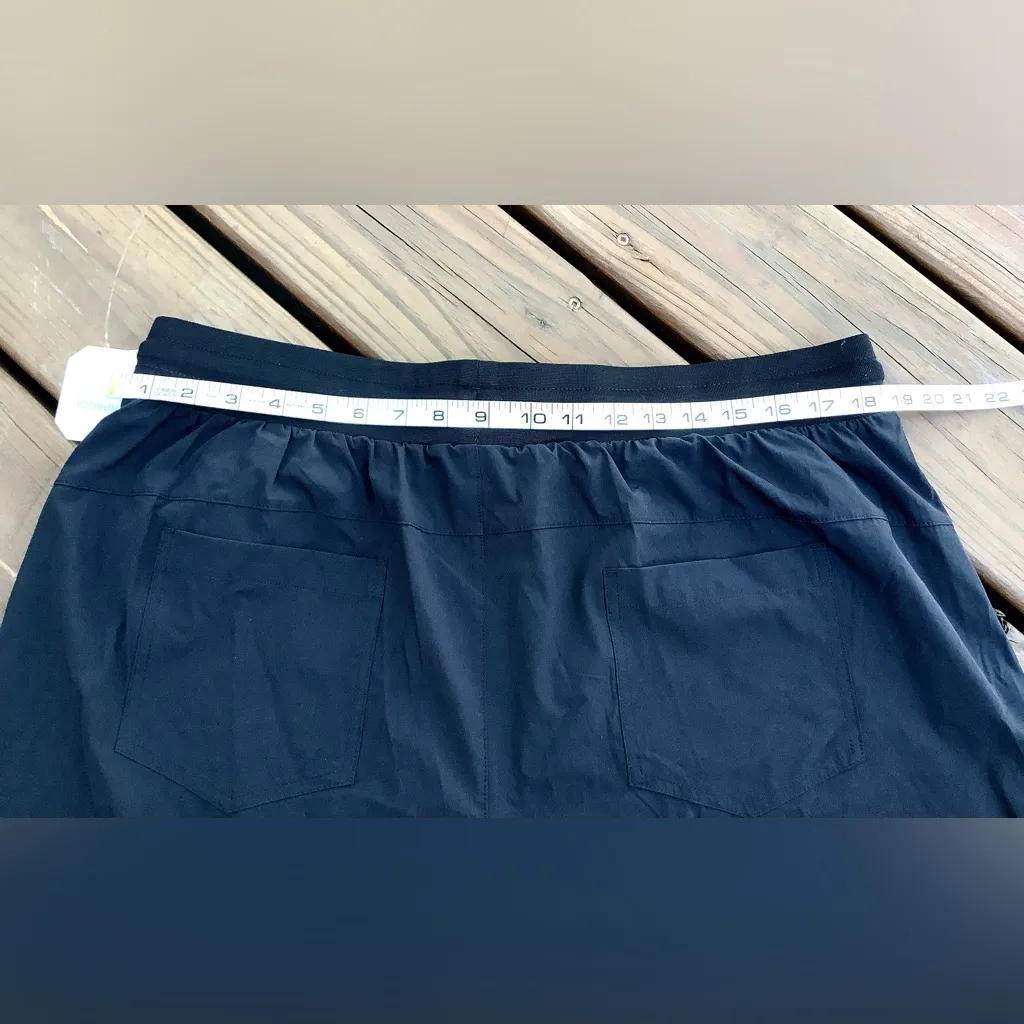 Women’s athletic shorts NWT Black Size XXL - Image 4