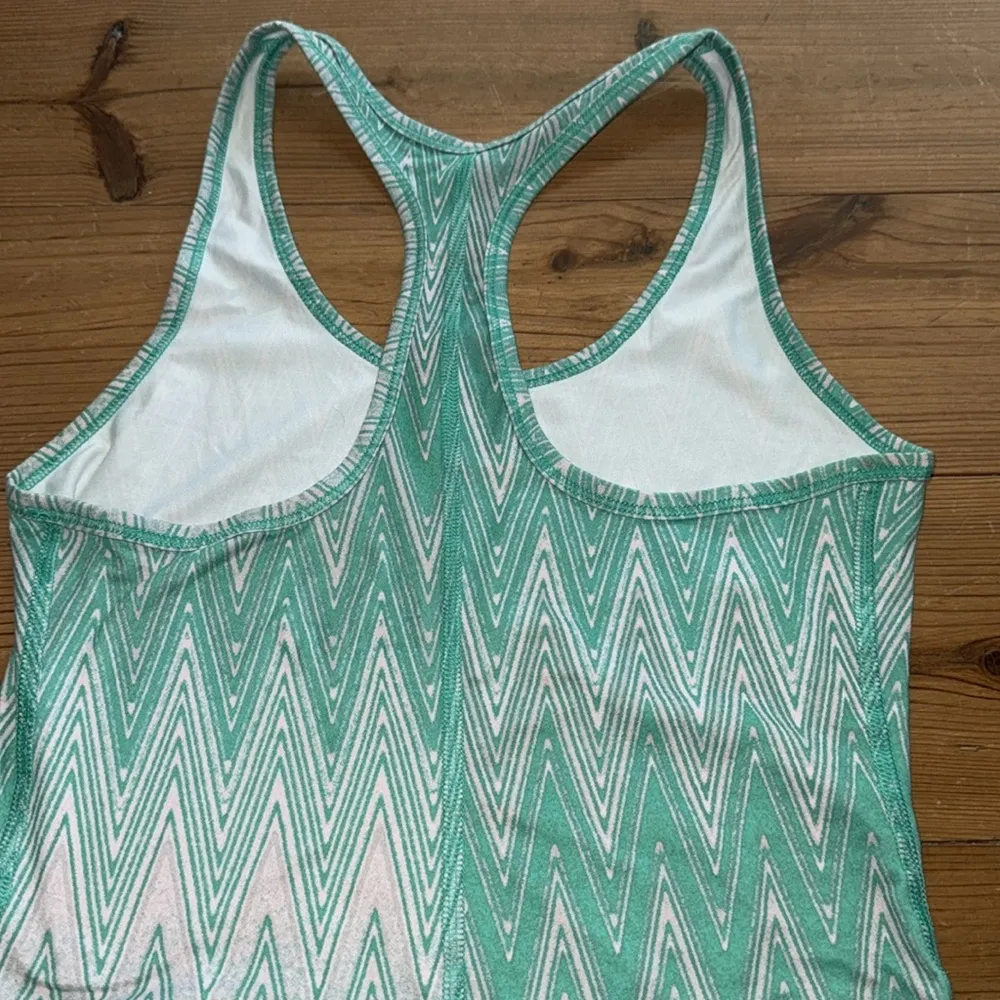 Nike Zigzag Pattern Tank Top - Green and white, grey - Image 4