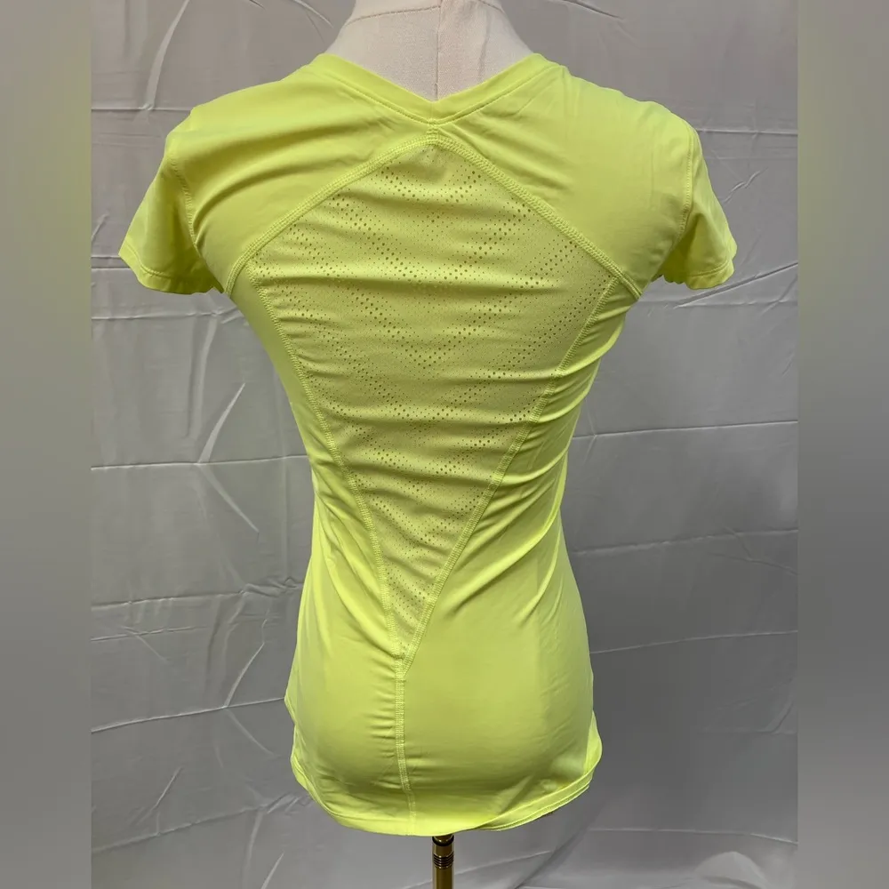 Under Armour Shirt Womens XS Yellow Short Sleeve Tshirt Performance‎ Stretch - Image 6