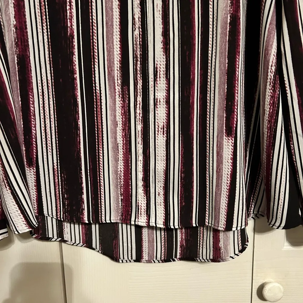 Jennifer Lopez Striped Purple Print V Neck Blouse size M - Image 3