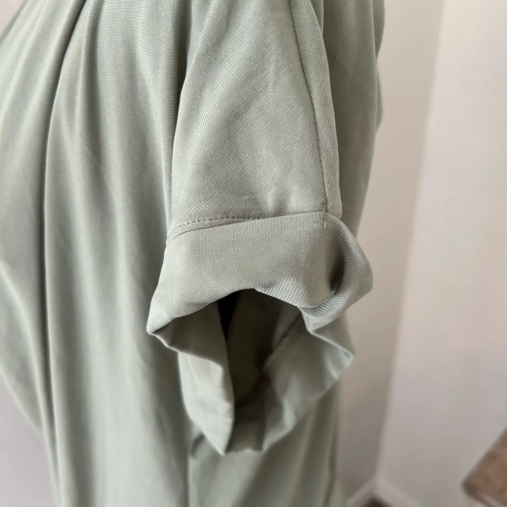 Green cowl beck silky blouse w/ bottom tie & rolled sleeves Size M - Image 3