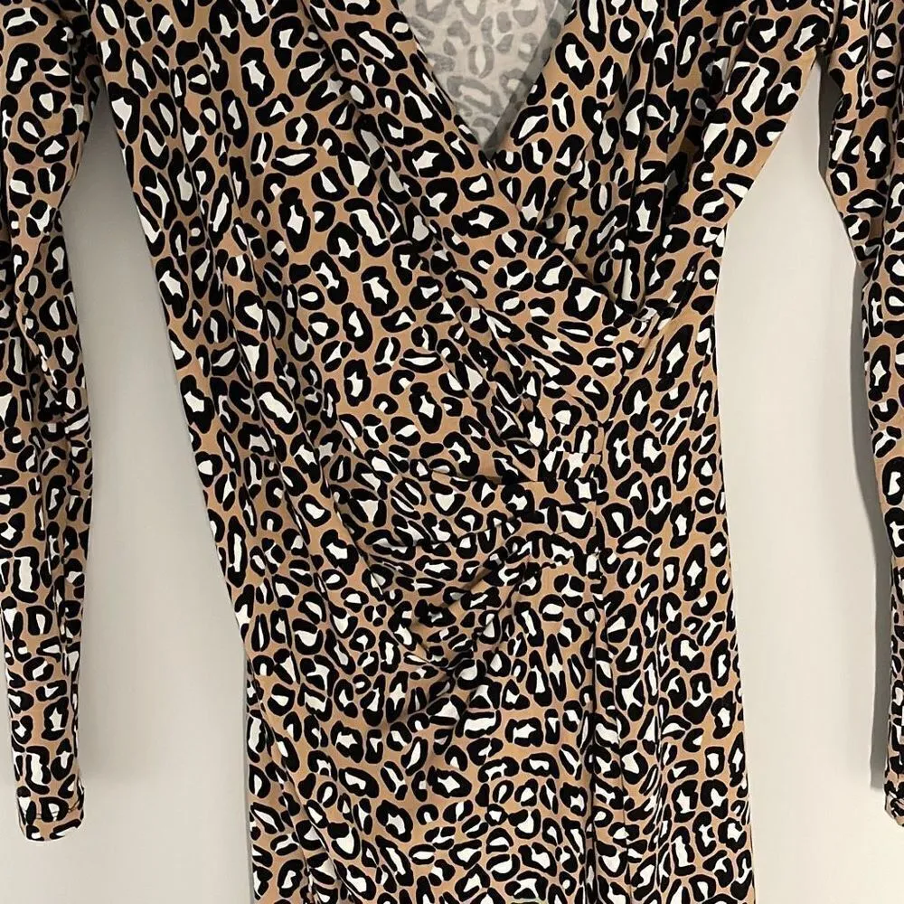 Banana Republic Wrap Dress. Size‎ XS Cheetah Print - Image 4