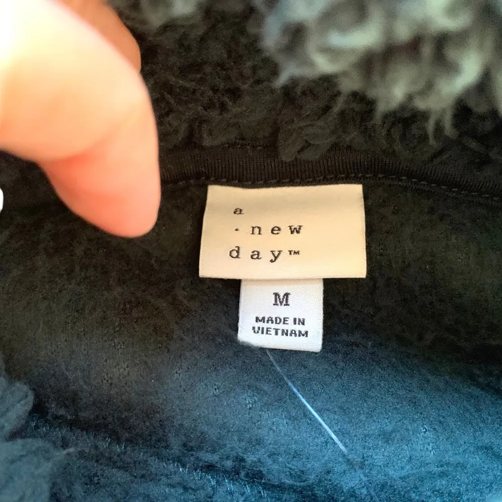 A New Day Turtleneck Sherpa Sweater Women's M Green Pullover Oversized NWT - Image 6