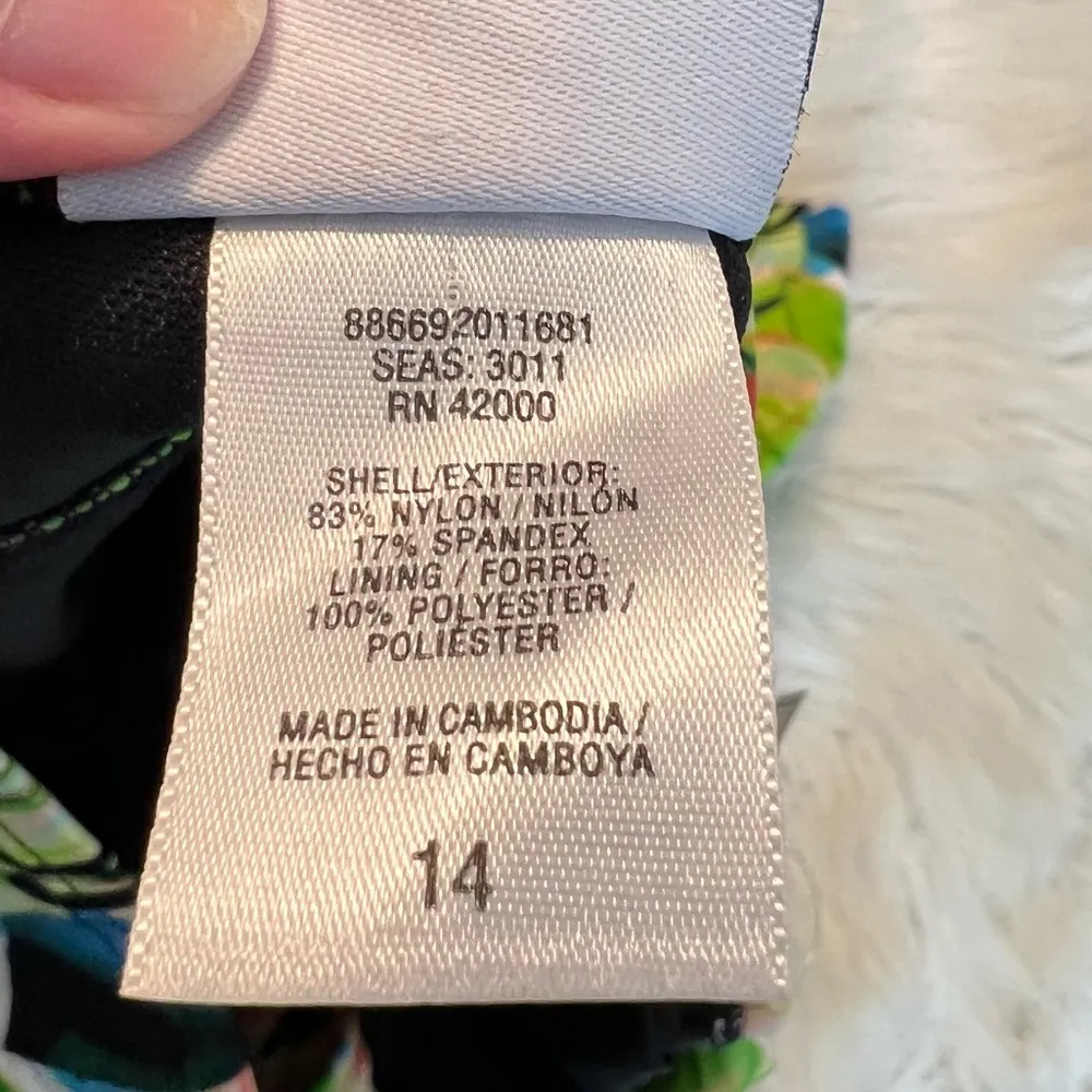 Jaclyn Smith one Piece Swim Suit Women’s Size 14 Tropical Floral Print Lillies - Image 5