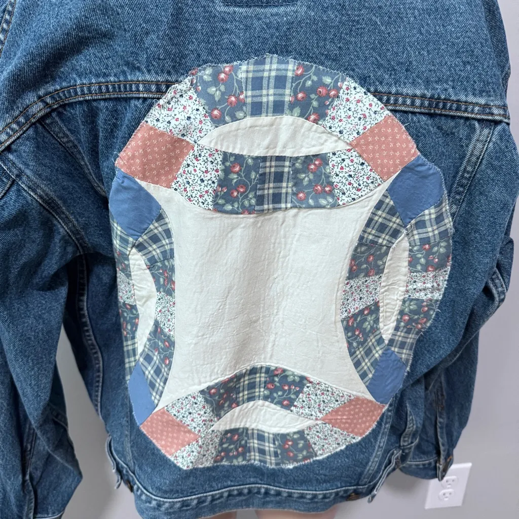 iD Wear Denim Jean Jacket Handmade OOAK Quilt Patch Quilted Medium Blue - Image 4