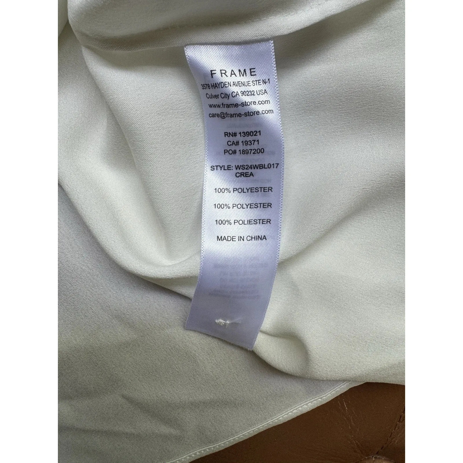 NWT Frame Cropped Volume Sleeve Blouse Button Cream Satin Womens Size Medium - Image 10