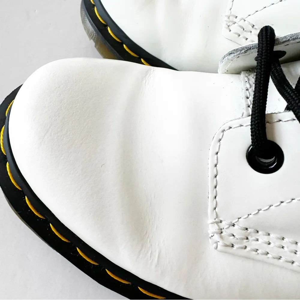 Doc Martens White Leather 11821 Boot 8 Eye AirWair Bouncing Soles Women’s Size 6 - Image 7