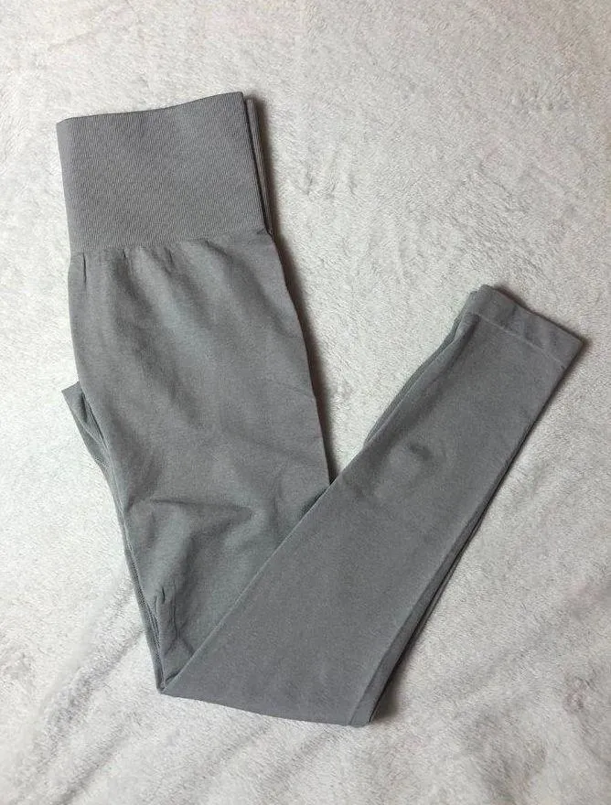 Light Grey Seamless Contouring Leggings Gray Size L - Image 2