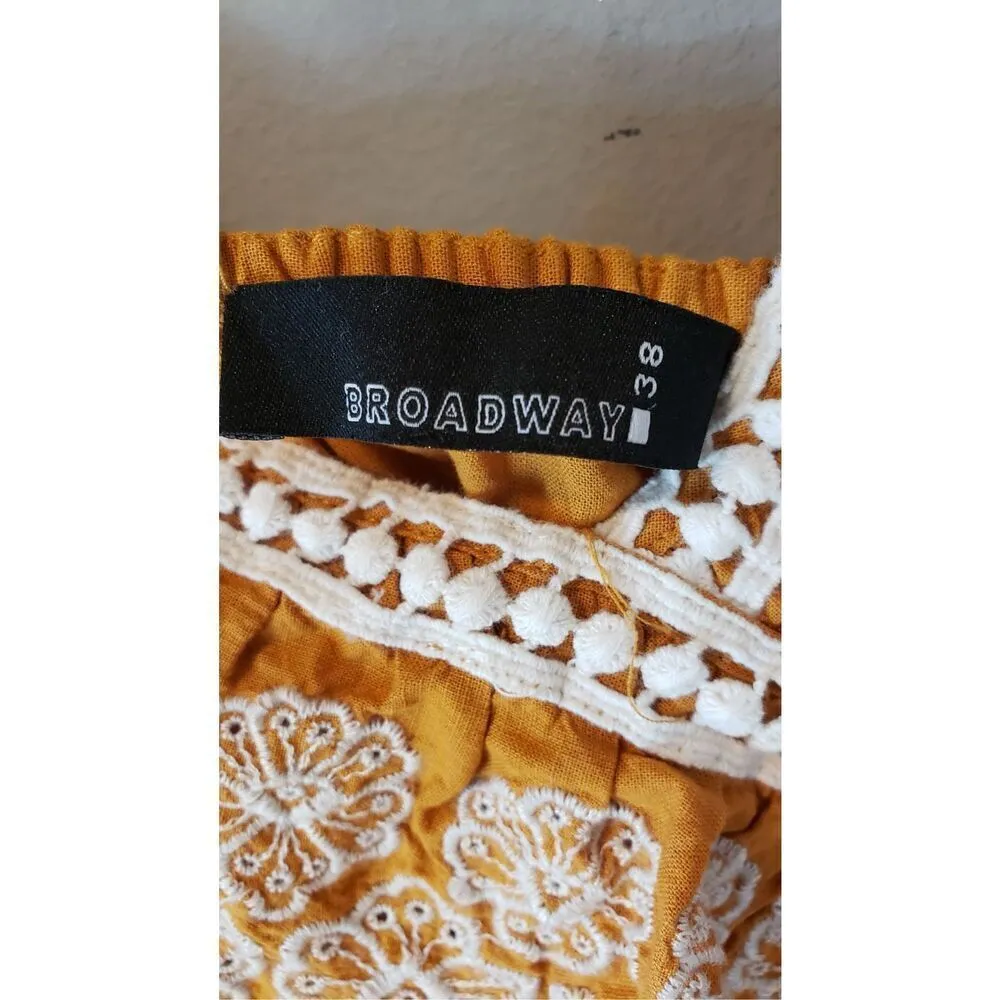 Broadway 38 Top Womens Yellow Gold Embroidered V Neck Boho Size lg - Image 3