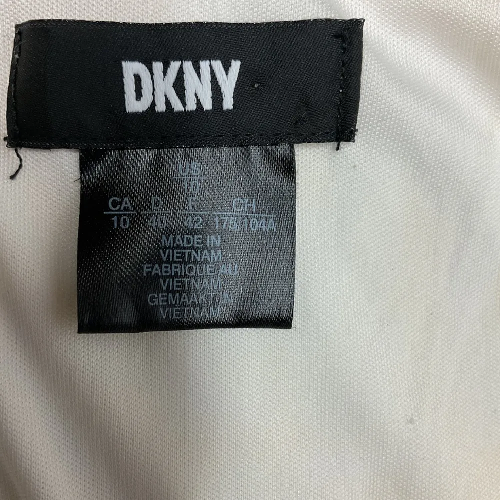 DKNY Women's Yellow Floral Chiffon Faux Wrap Dress Size 10 Short Sleeve‎ Cottage - Image 15