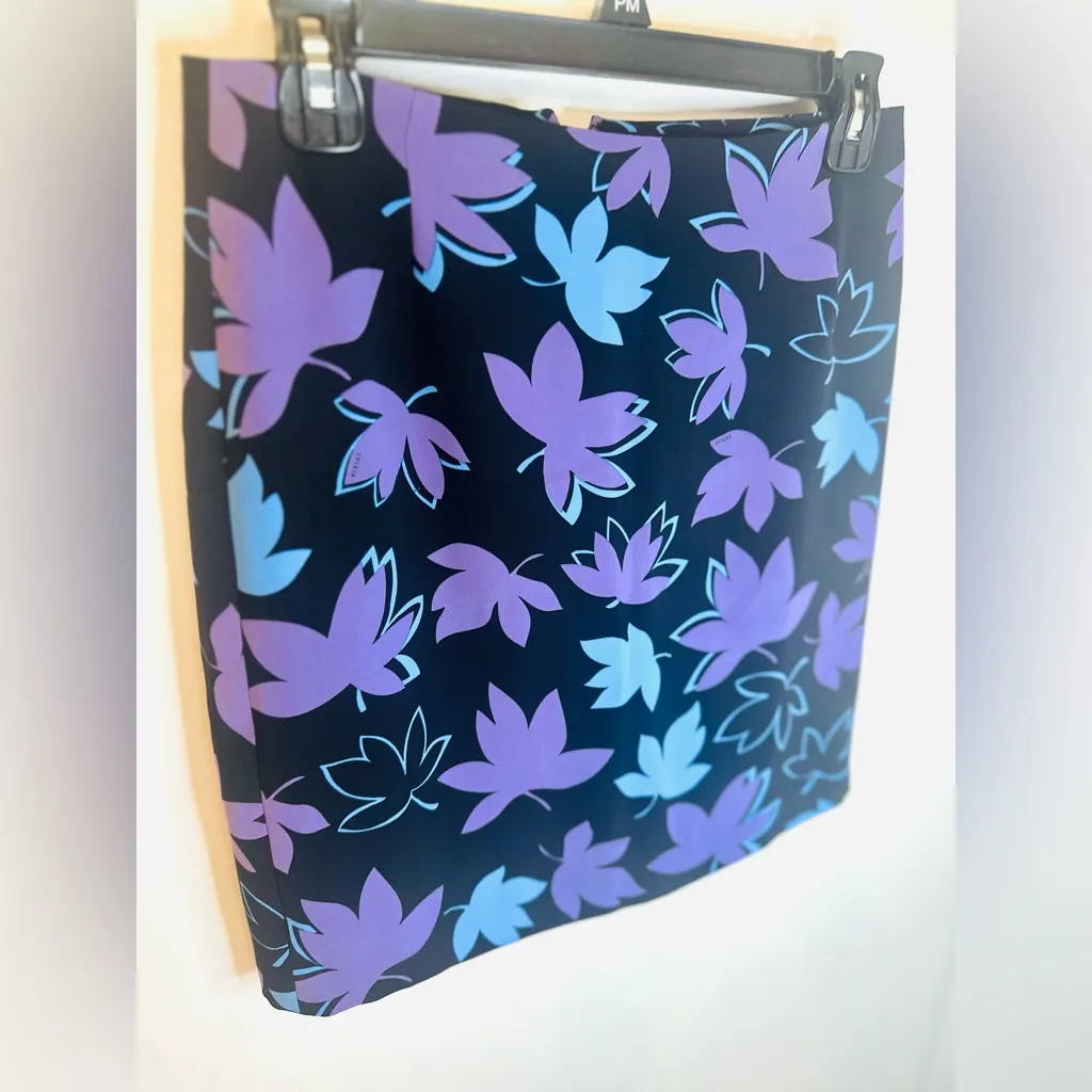 Authentic Gianni Versace Versus Leaf - Image 2