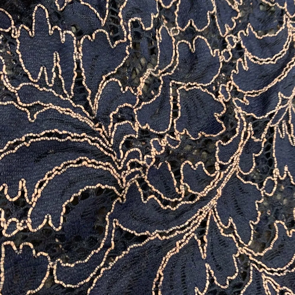 ZARA  basic navy blue lace flowy top size S - Image 3