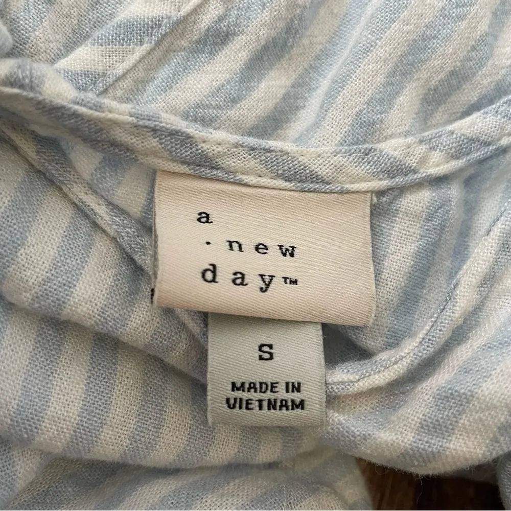 A New Day Linen Vertical Strip Blouse Size Small - Image 2