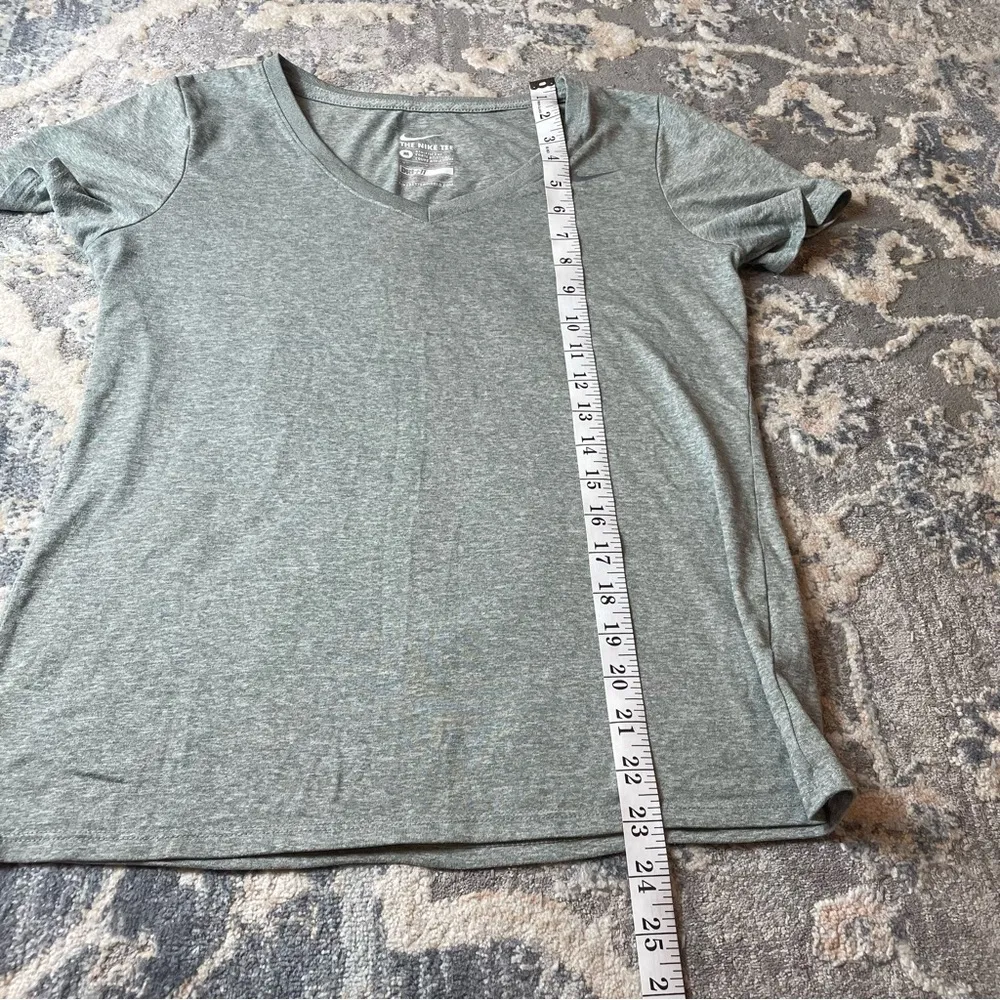 Nike Gray Fitted Short Sleeve T-Shirt - Image 3