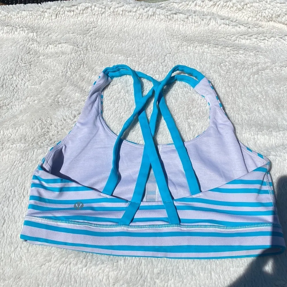 Lululemon Women's Blue and White Bra​​ - Image 2