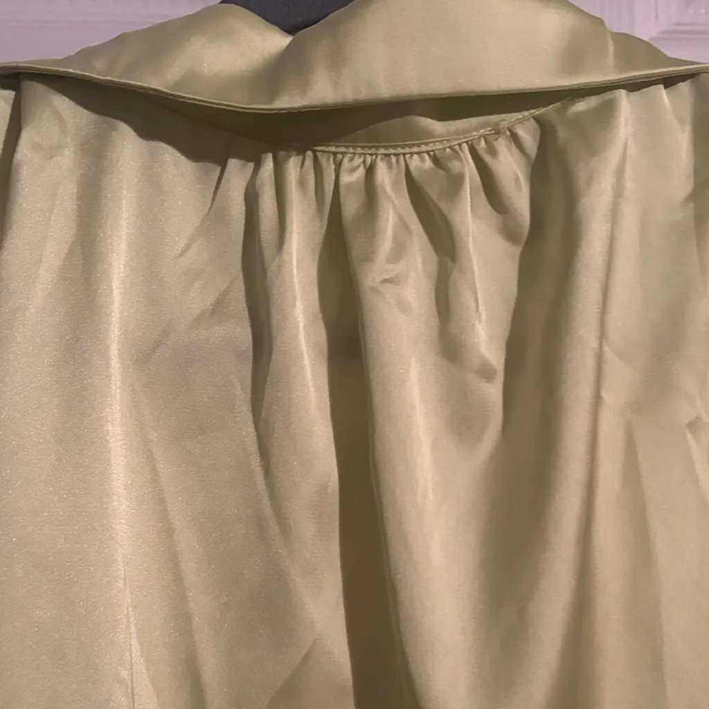 Valerie Stevens Light Green Button Down Shirt - Image 8