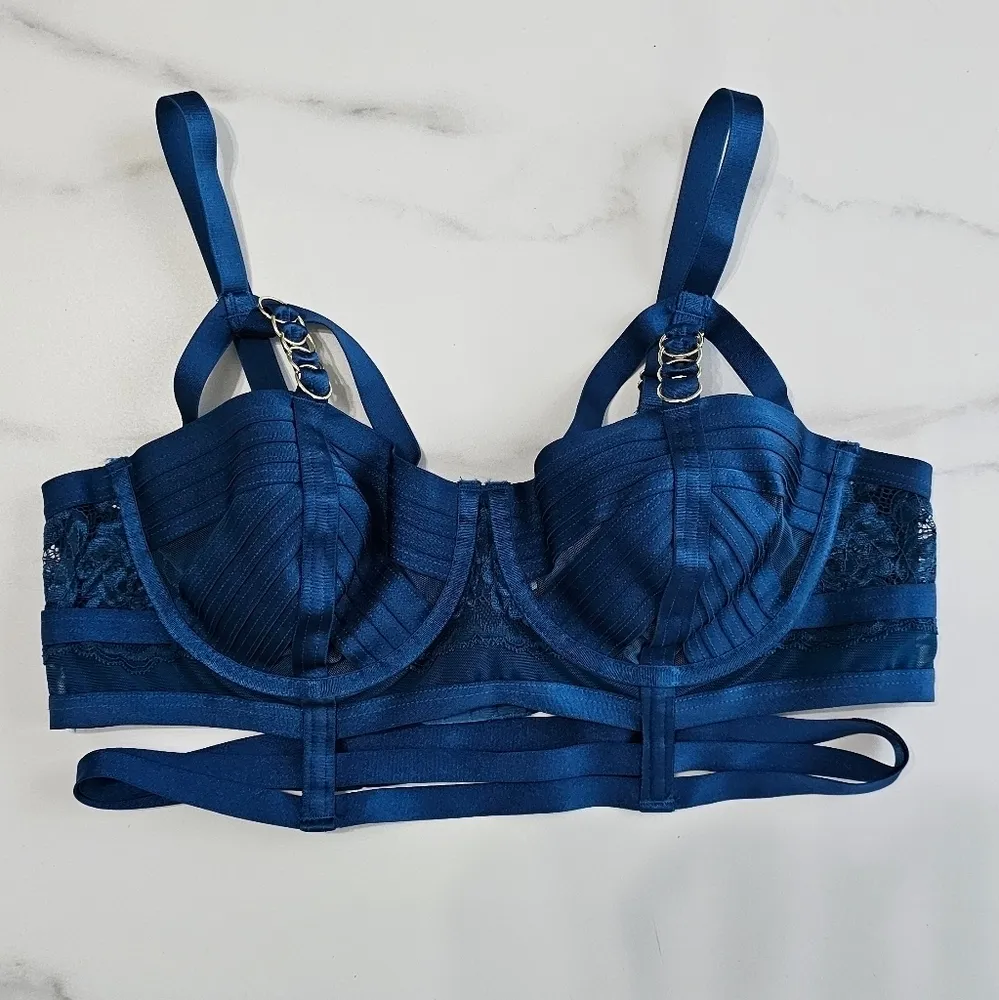 Straps And Rings Satin Underwire Bra With Mesh Cup - Image 6