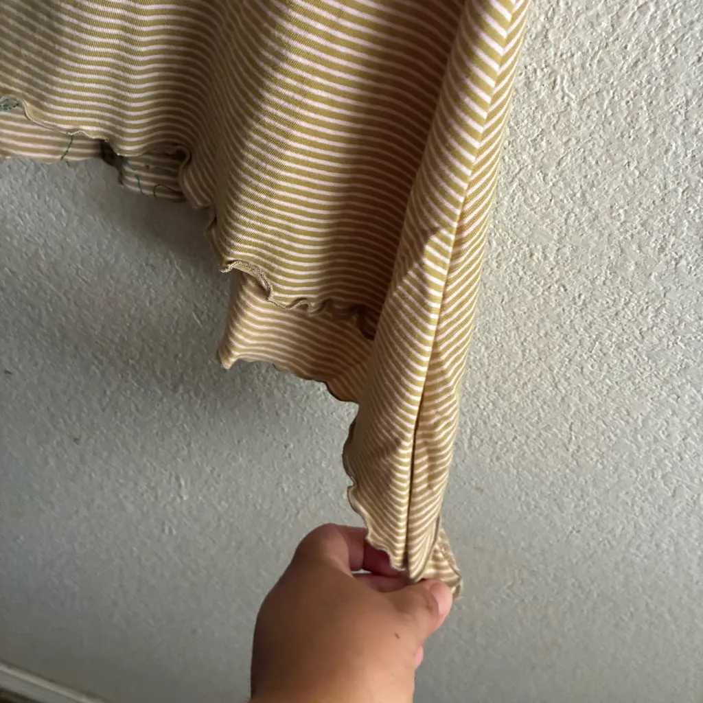 🆕Krista Lee Y2K Stylish Embroidered Sequins Top S🆕 Tan - Image 8