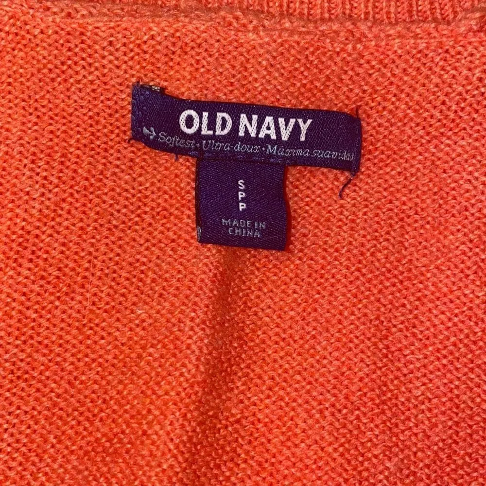✨ Old Navy Coral Colored V-neck Sweater✨ - Image 3