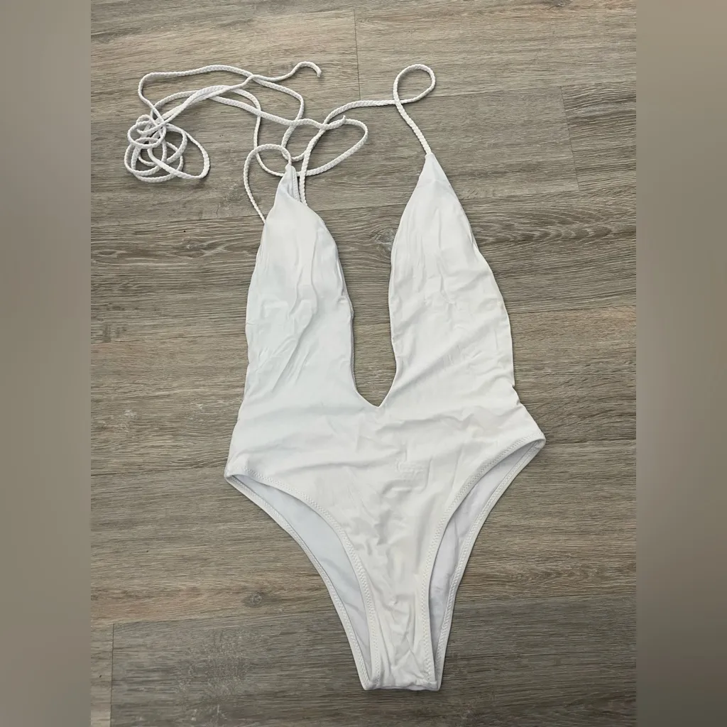 ONE PIECE PADDED WHITE SWIMSUIT WITH BELT S - Image 3
