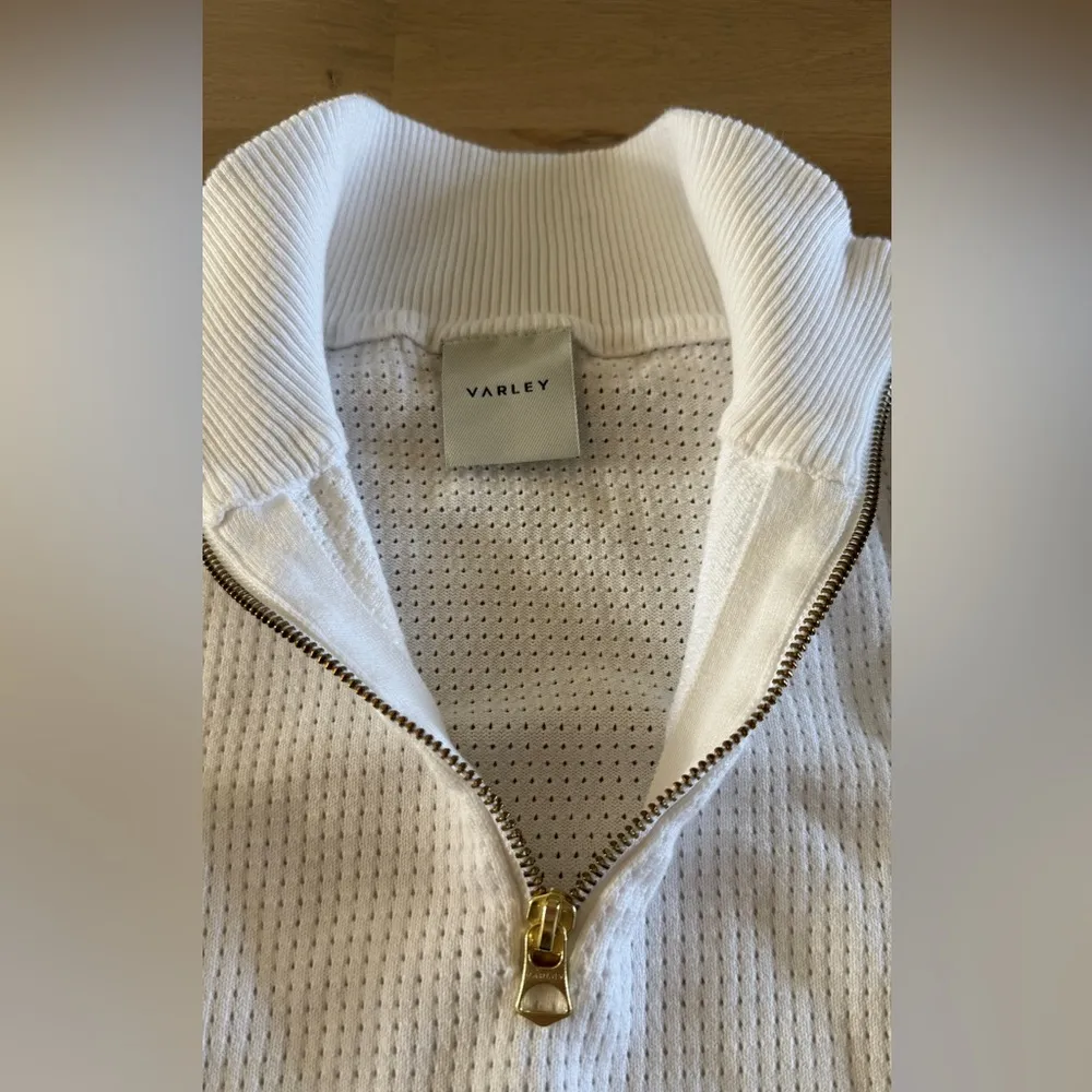 Varley Atwood half zip cream size medium - Image 3