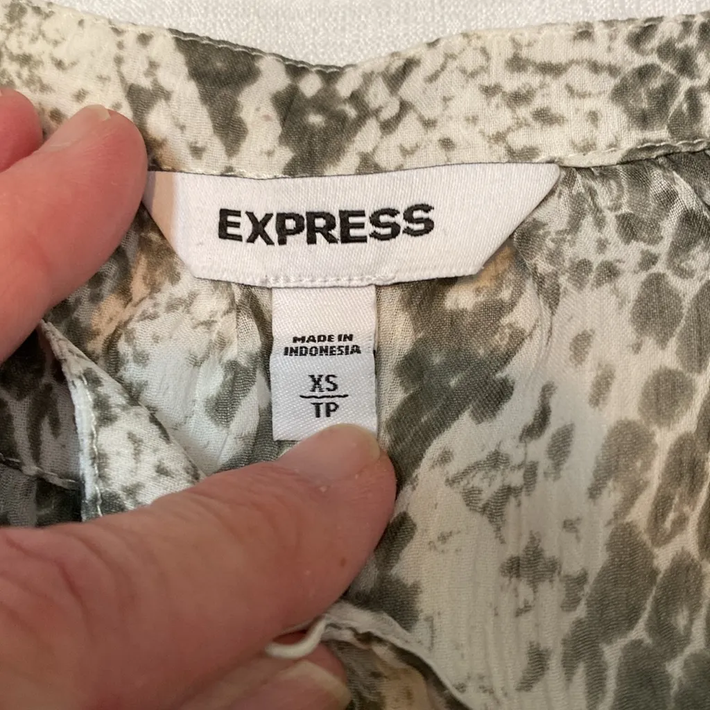 3 EXPRESS Portofino Snake Animal Print Black Cream Puff Sleeves Button Sheer XS - Image 7