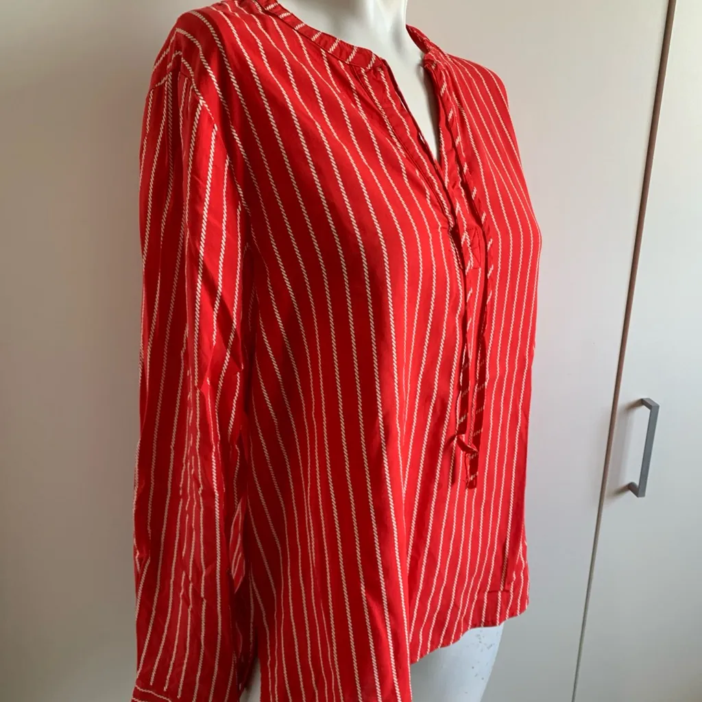 red long sleeve pullover striped v-neck blouse - Image 4