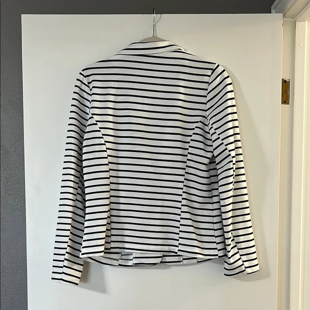 ANDREE BY UNIT Black and White Striped Knit Blazer - Image 5