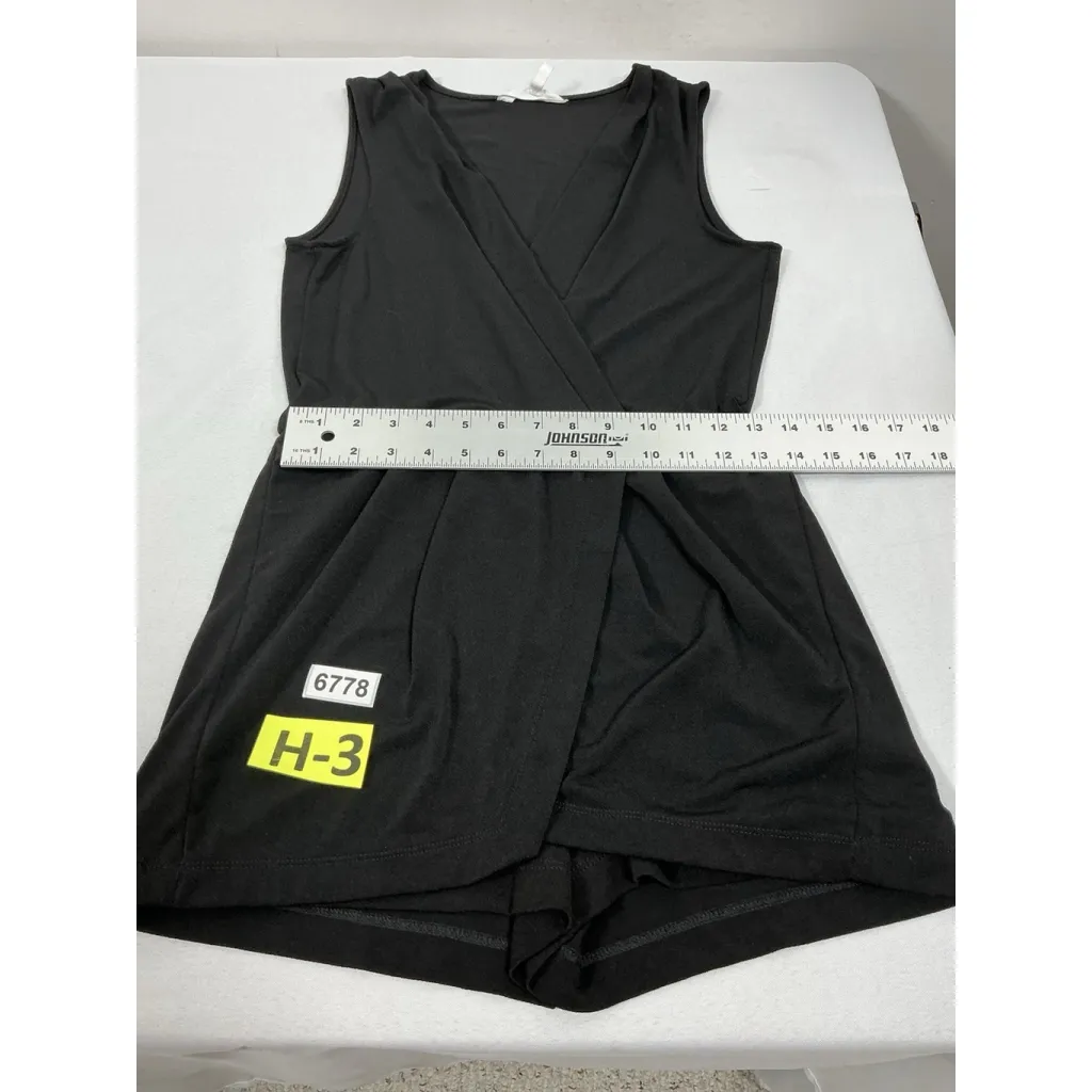 Womans Excellent Condition BCBG Sleeveless Romper Small Black - Image 6