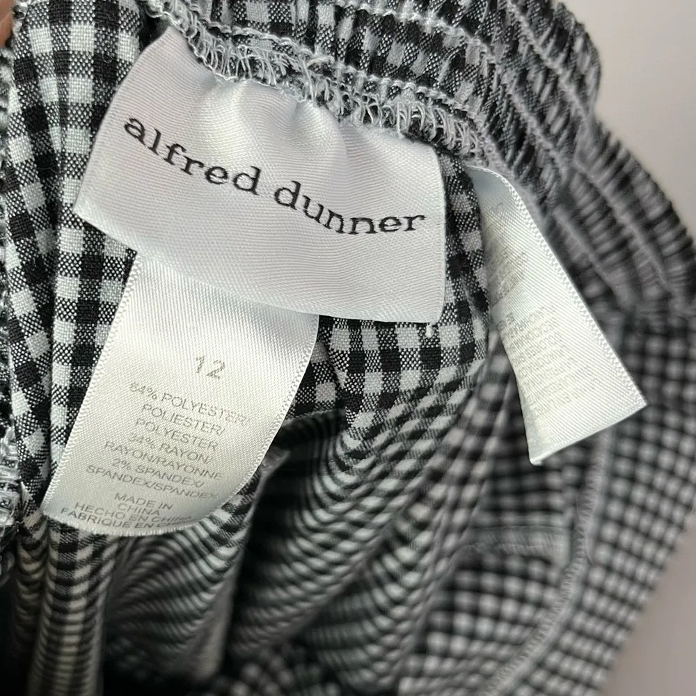 Alfred Dunner Black & White Gingham Plaid Capri Crop Pants 12 - Image 5