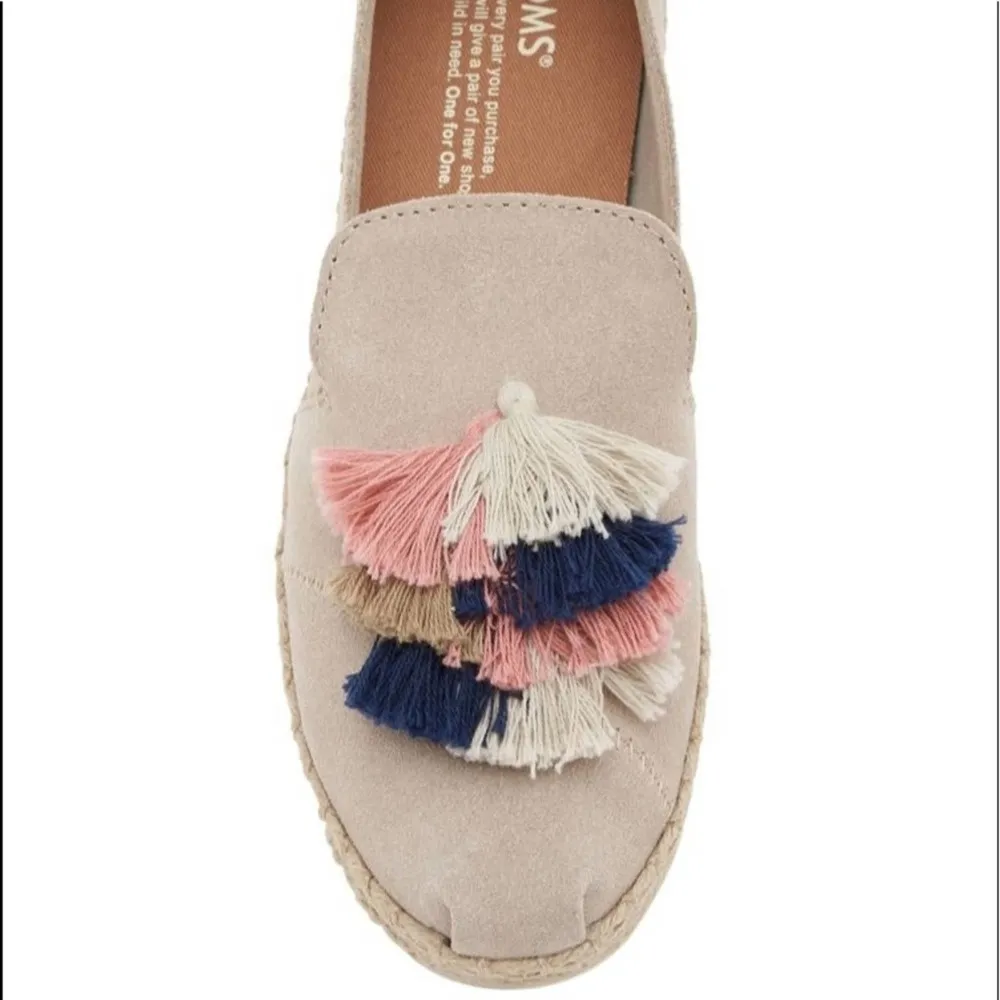 TOMS Oxford Tan Suede Tassel Deconstructed Alpargatas Espadrilles  Slip-on Shoes - Image 2