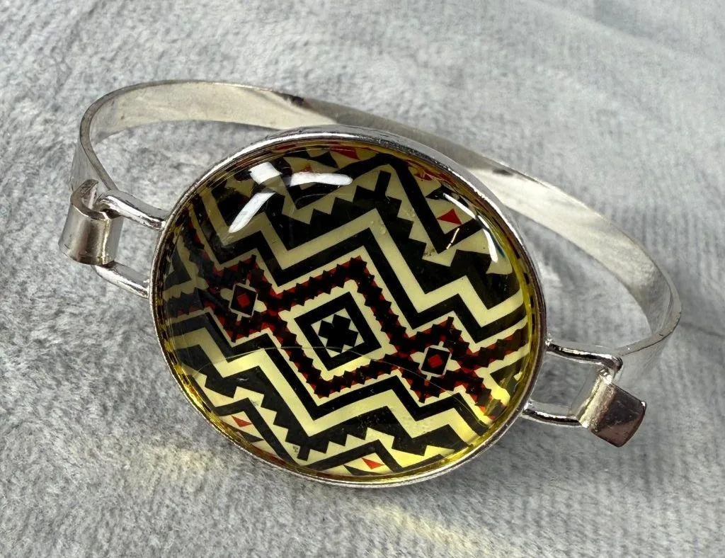 Geometric Aztec Pattern Glass Dome Silver - Image 2
